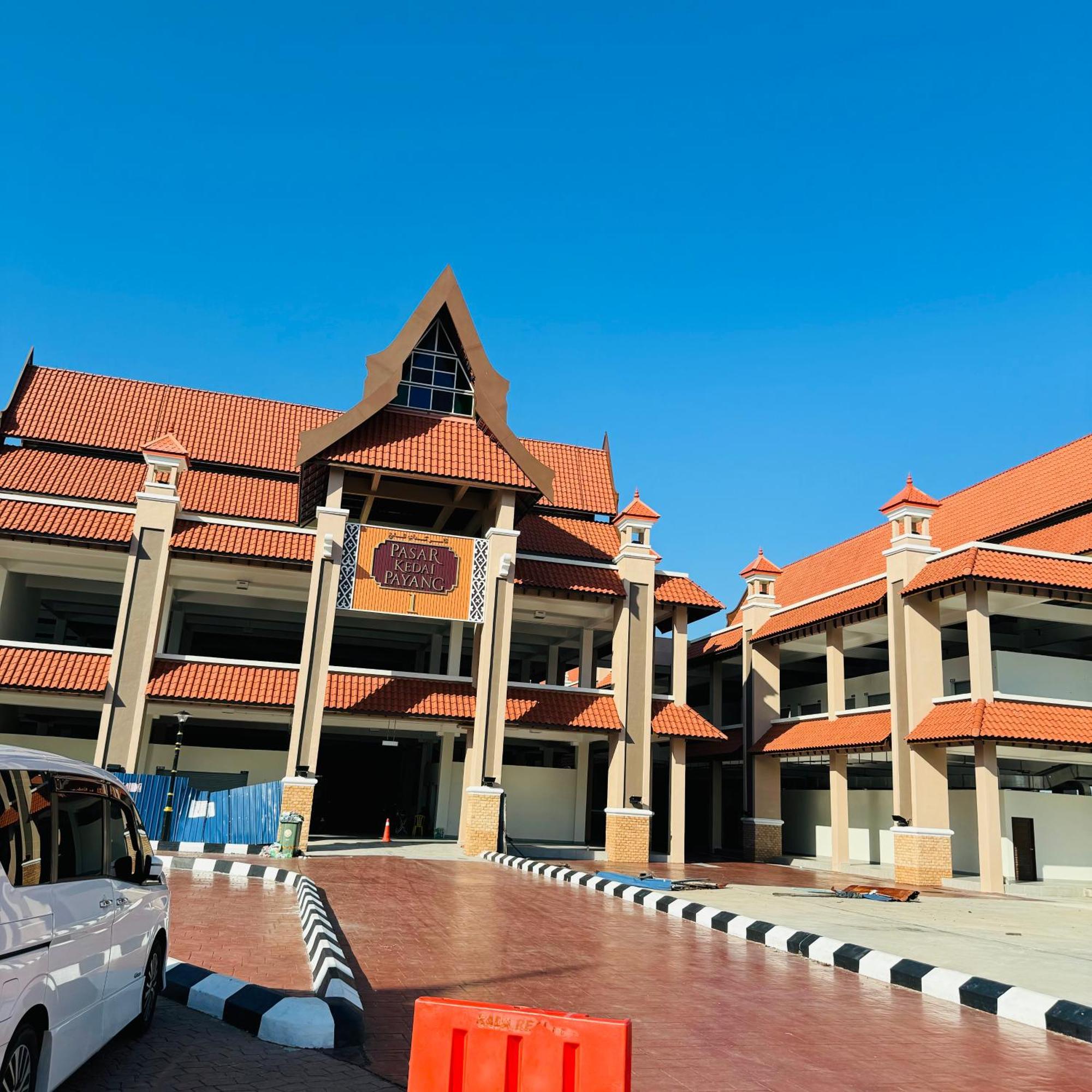 Rayyaz Inn Kuala Terengganu Exterior photo